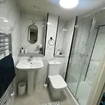 Stylish Mezzanine In Apartmán