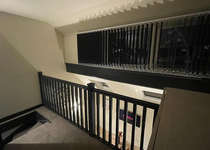 Stylish Mezzanine In 利兹